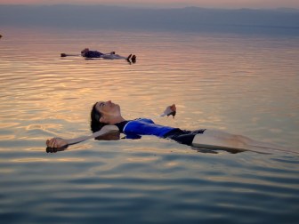 A_float_on_the_Dead_Sea